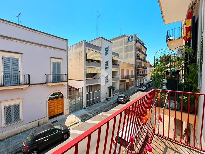 Appartamento trilocale in vendita in Via Cerrate Casale, Lecce