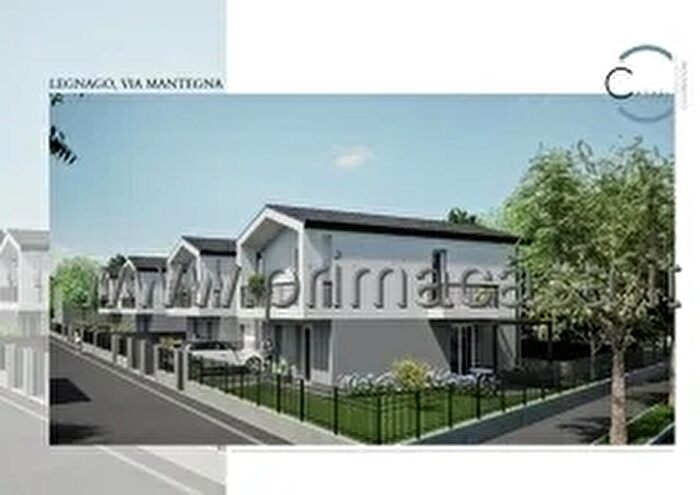 Casa con 10 locali in vendita in Corso della Vittoria, Legnago