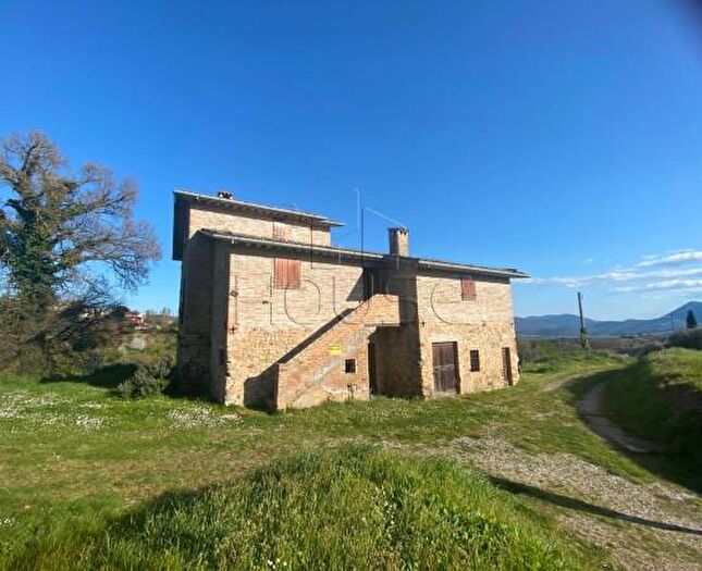 Casa con 5 locali in vendita in Strada Provinciale di Pie, Montone