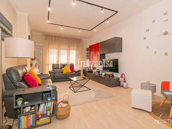 Appartamento quadrilocale in vendita in Via Michele Fusco, Modena