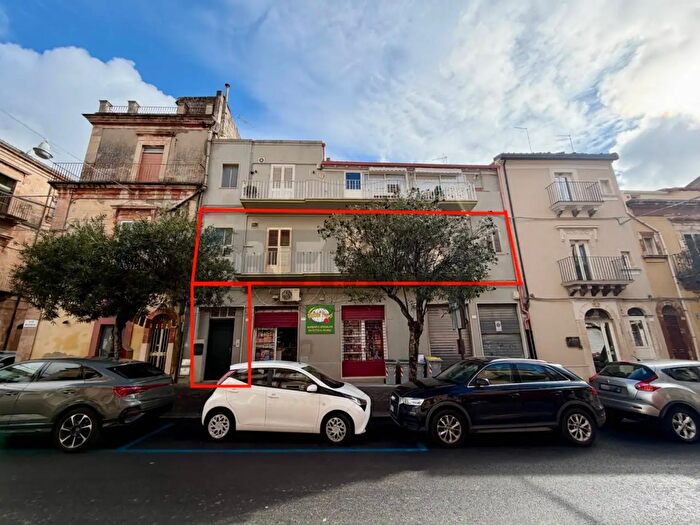 Appartamento quadrilocale in vendita in Via Roma, Ragusa