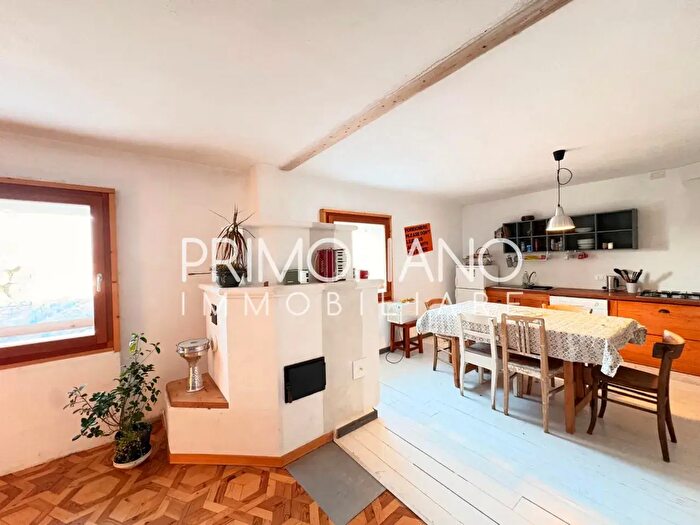 Appartamento con 5 locali in vendita in Frazione Gaggio, Segonzano