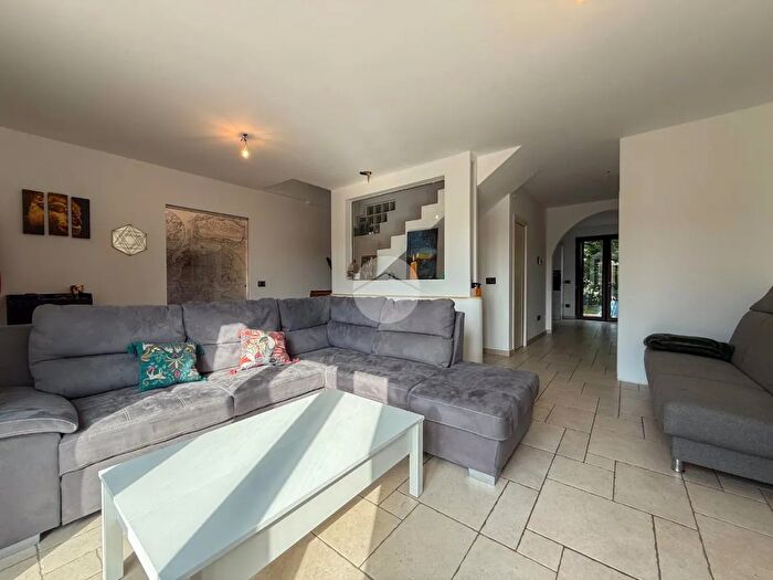 Casa con 6 locali in vendita in Via Aida, Misano Adriatico