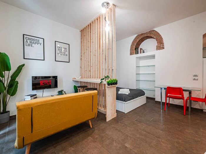 Appartamento monolocale in affitto in Via Curtatone, Quadronno Crocetta, Milano