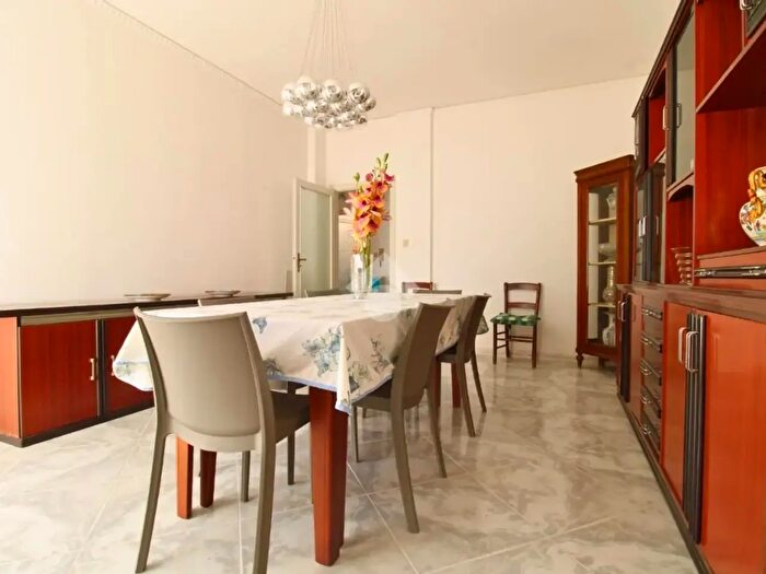 Appartamento con 7 locali in vendita in Via John Fitzgerald Kennedy, Sapri