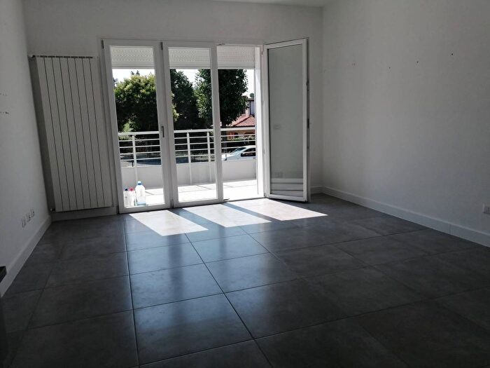 Appartamento trilocale in affitto in Via dellOrsa Minore, Parco Azzurro, Guidonia Montecelio