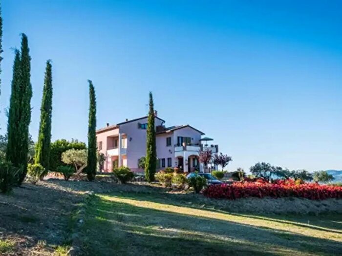 Casa con 6 locali in vendita in Vocabolo Conversino, Cannara