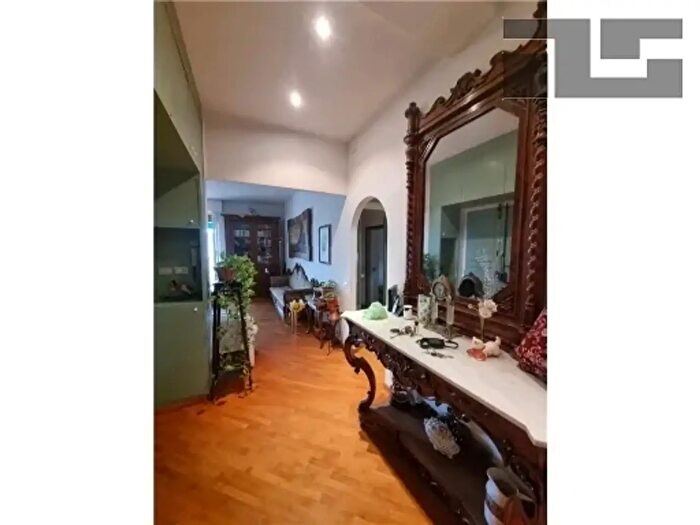 Appartamento con 5 locali in vendita in Firenze