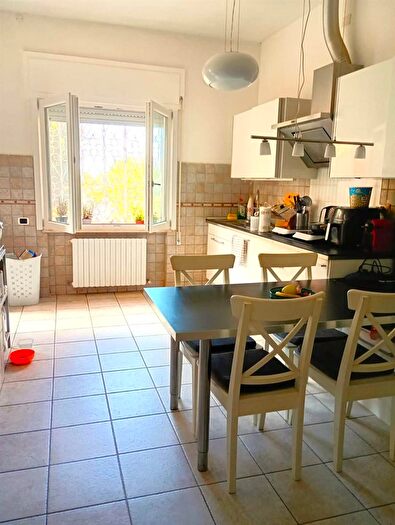 Casa con 6 locali in vendita in Ancona