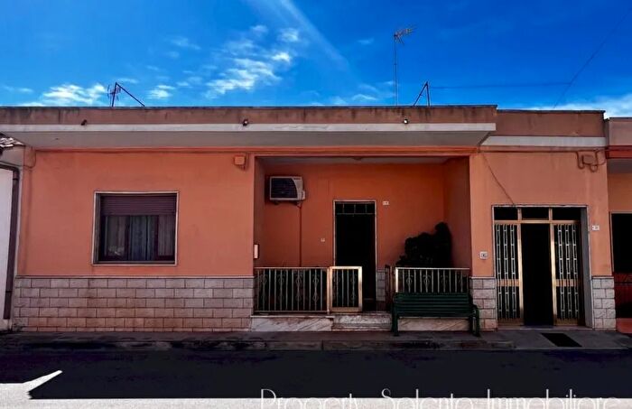 Casa quadrilocale in vendita in Via San Vincenzo Ugento Residenziale, Ugento