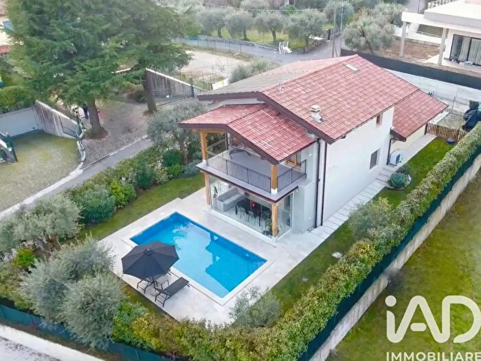Casa quadrilocale in vendita in Via Enrico Fermi, Soiano Del Lago