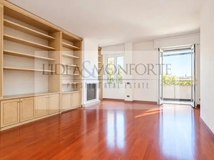 Appartamento trilocale in vendita in Via San Marco, Milano