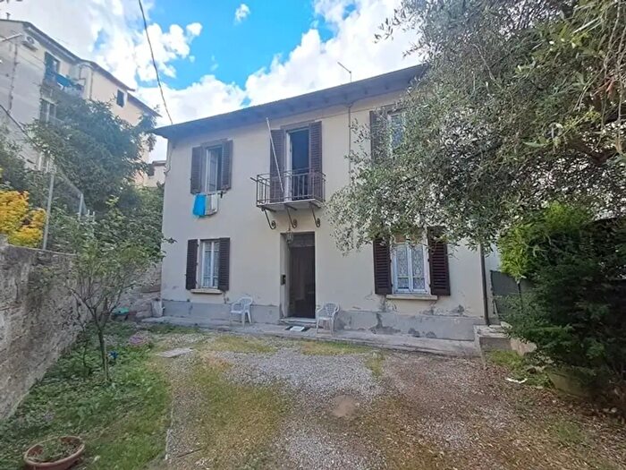 Casa con 9 locali in vendita in Via Giuseppe Garibaldi, Pontassieve