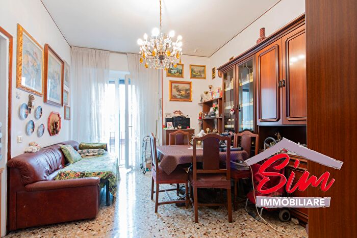 Casa con 8 locali in vendita in Via Massaia Snc, Novara