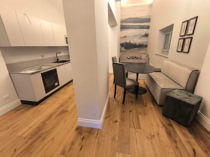 Appartamento trilocale in vendita in Firenze