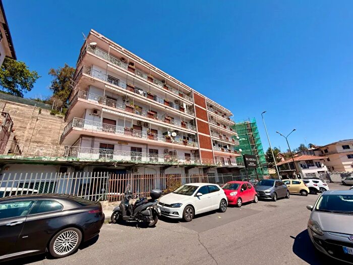 Appartamento con 5 locali in vendita in Via Etnea, Gravina Di Catania