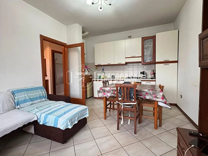 Appartamento trilocale in vendita in Via a Volta, Arconate