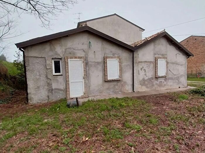 Casa quadrilocale in vendita in Ravenna