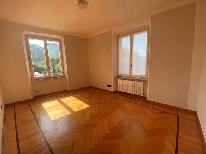 Appartamento con 6 locali in affitto in Via Colombo, San Vincenzo, Genova