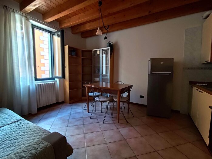Appartamento bilocale in affitto in Iseo