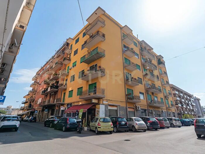 Appartamento con 6 locali in vendita in Via Gorizia, Catania