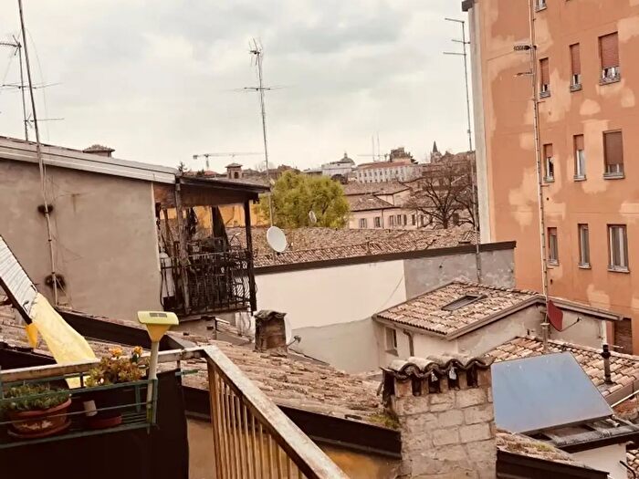 Appartamento trilocale in vendita in Via Montegrappa, Parma