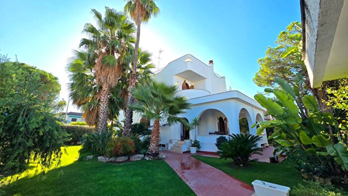 Casa con 9 locali in vendita in Via Tommaso Siciliani, Bari