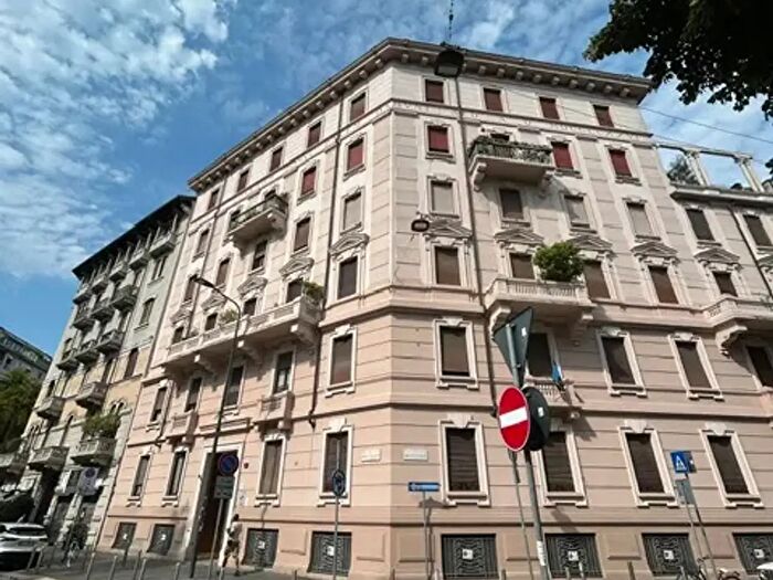 Appartamento bilocale in vendita in Via Solari, Milano