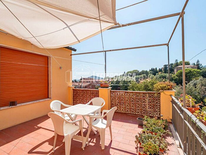 Appartamento quadrilocale in vendita in Via Don Minzoni, Centro, Suvereto