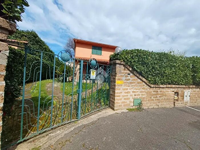 Casa con 5 locali in vendita in Viale W a Mozart, Nepi