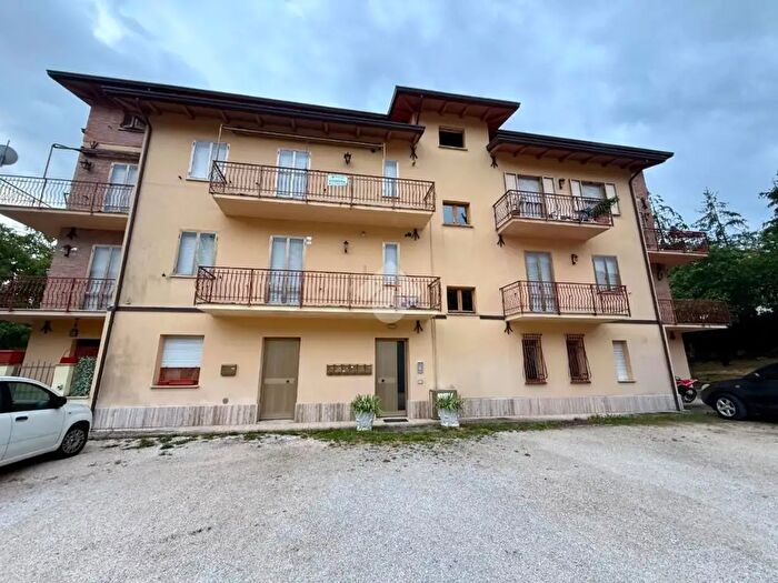 Appartamento trilocale in vendita in Via Canepine, Scheggia E Pascelupo