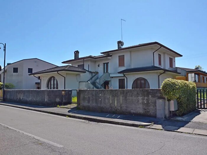 Casa in vendita in Via Giacomo Leopardi Tombolo, Tombolo