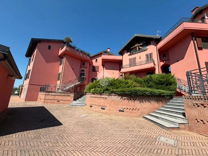 Appartamento quadrilocale in vendita in Via delle Orchidee, Trivolzio