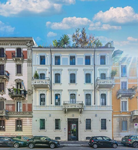 Appartamento trilocale in vendita in Via Ciro Menotti, Milano