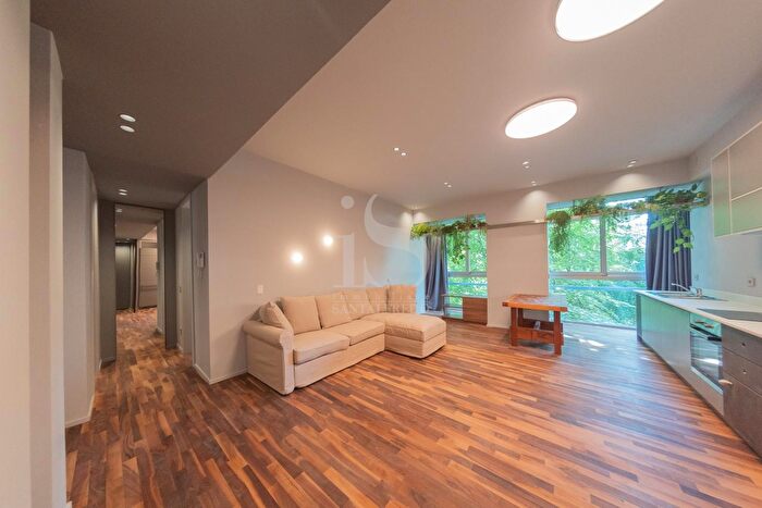 Appartamento bilocale in affitto in Via Broletto, Milano