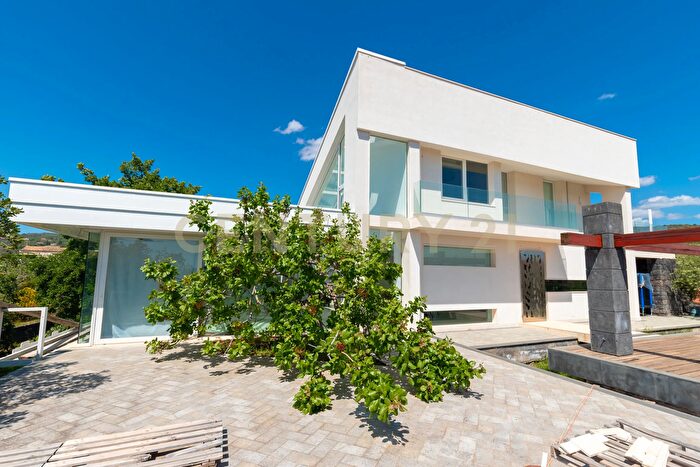 Casa con 10 locali in vendita in Ss, Adrano