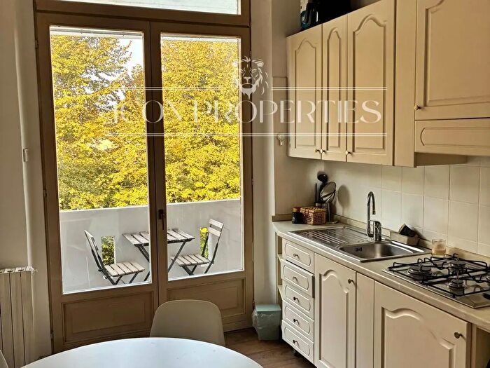 Appartamento bilocale in affitto in Alzaia Naviglio Grande, Milano