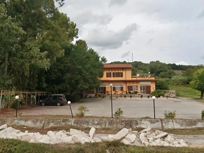 Casa con 10 locali in vendita in Campagnatico