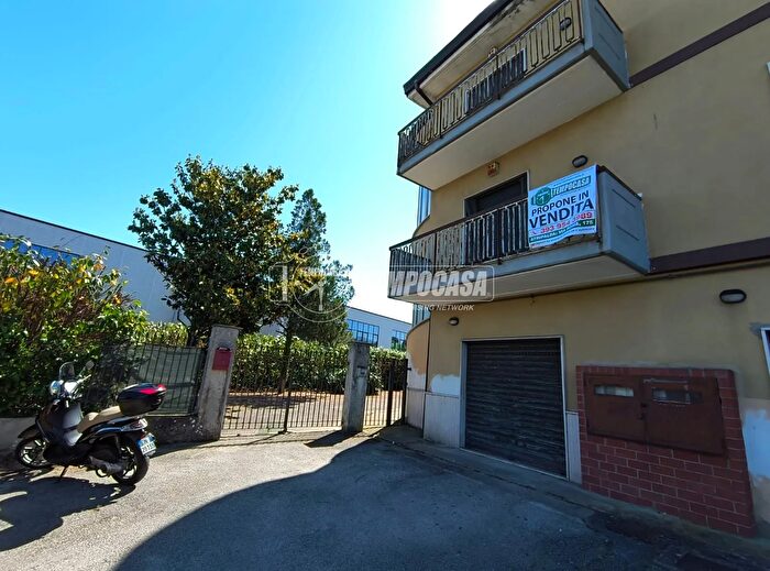 Casa quadrilocale in vendita in Via Appia, Atripalda