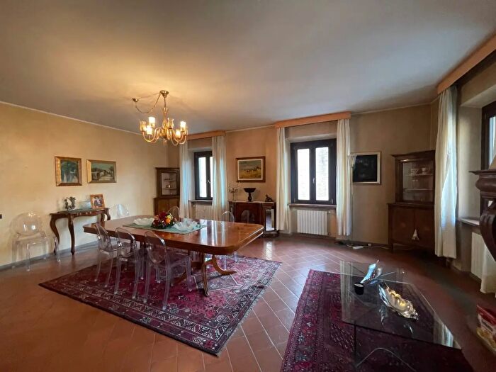 Casa con 10 locali in vendita in Via Carlo Mayr, Ferrara
