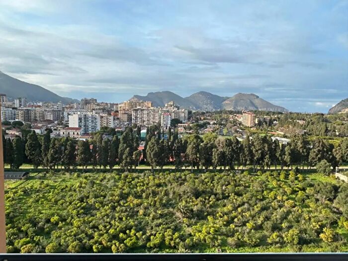 Appartamento trilocale in vendita in Via Umberto Boccioni, Palermo