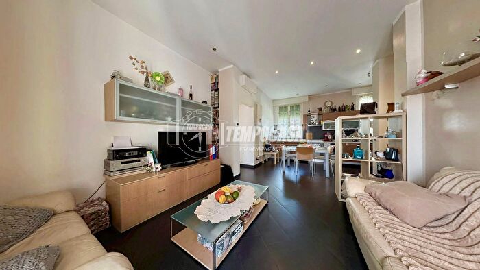 Appartamento trilocale in vendita in Via San Giovanni Battista, Genova