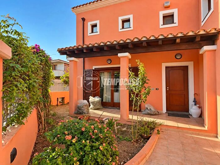 Appartamento con 5 locali in vendita in Via Verdi, Nurachi