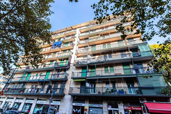 Appartamento bilocale in vendita in Via Alfonso Capecelatro, Milano