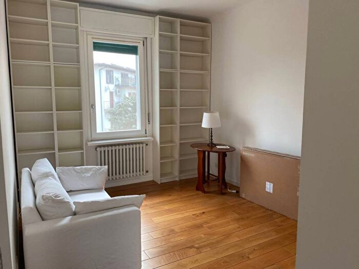 Appartamento trilocale in affitto in Via Giuseppe Scaramuzza, Città Giardino, Pavia