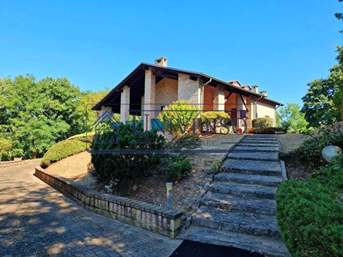 Casa con 6 locali in vendita in Via Jacopo TintorettoRivanazzano Terme, Rivanazzano
