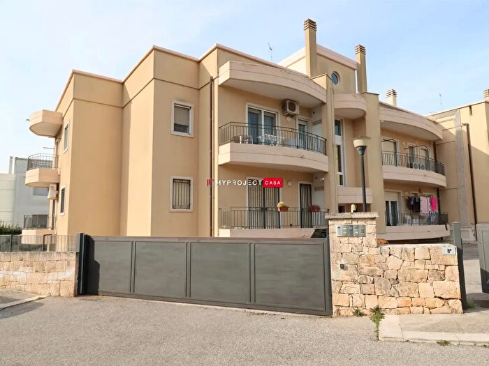 Appartamento trilocale in vendita in Via Alessandro Marinosci, Martina Franca