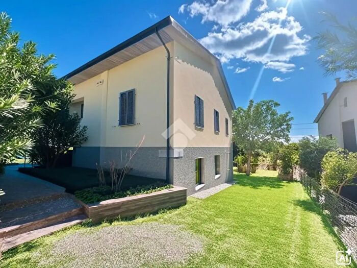 Casa quadrilocale in vendita in Via Assisana, Assisi