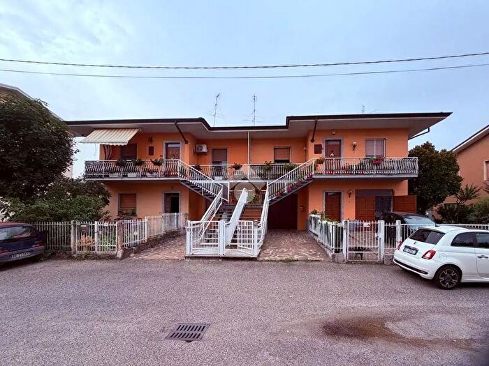 Appartamento quadrilocale in vendita in Via Piemonte, Broni