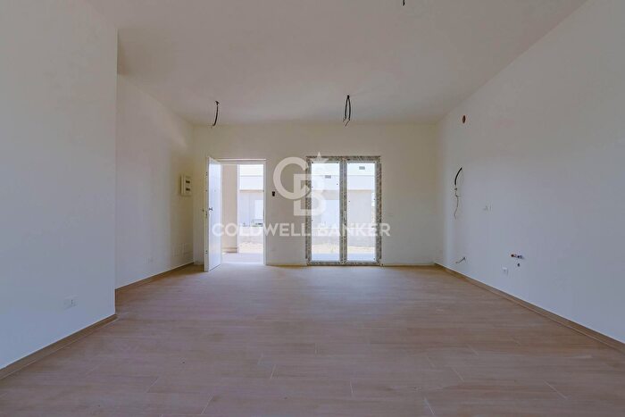 Casa quadrilocale in vendita in Via Rosi Michele, Fiumicino